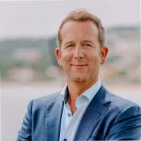 Stuart Morrison's Instagram, Twitter & Facebook