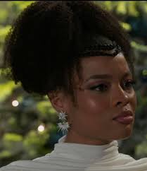 What was Eva's Christmas gift from Izaiah? I know got her something right?