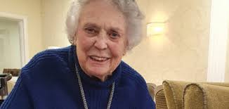 Sevenoaks care home dines through the decades with special guest