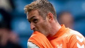 Watch: Rangers' Allan McGregor sent off for kick at Hibernian's Marc McNulty