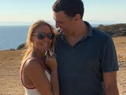 Jun 29, 2021 · στην κρήτη θα βρίσκεται από την τετάρτη 30/6 ο υπουργός υγείας βασίλης κικίλιας ο οποίος μαζί με τον γενικό γραμματέα πφυ μάριο θεμιστοκλέους θα επισκεφθούν το ηράκλειο και την πέμπτη τα χανιά. Basilhs Kikilias H Fwtografia Me Thn Tzenh Mpalatsinoy Kai Ton Gio Toys Apo Th Baftish Toy