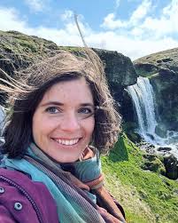 Lisa Cowen's Instagram, Twitter & Facebook