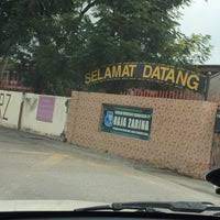 Tapak sekolah ini merupakan kawasan lapangan terbang lama pada masa smk(p) raja zarina. Smk P Raja Zarina Studierendenzentrum In Pelabuhan Klang Selangor