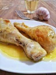 Passate le fette nella farina e poi sciogliete il burro in padella. Cosce Di Pollo Al Vino Bianco Gustose E Veloci Da Preparare