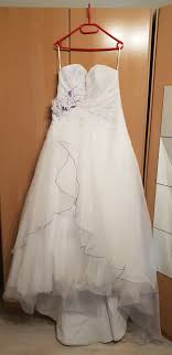 Hochzeitsbrauch, hochzeitsfeier, hochzeitsfest, hochzeitsfoto, hochzeitsgast, hochzeitsgeschenk, hochzeitskleid, hochzeitskutsche. Brautkleid Violett Weddalia