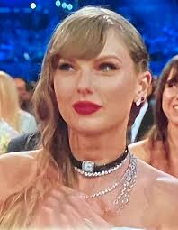 Billboard News: Kelly Clarkson, Pentatonix and Sheila E. team up to open  the 2020 Billboard Music Awards.