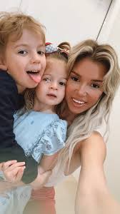 Jillian Horn's Instagram, Twitter & Facebook