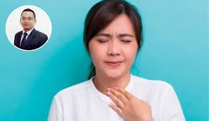 (bayangkan seorang mak cik sedang tercekik tulang) kemudian, mak aku mendapat nasihat secara. Dr Pakar Ent Ni Bagi Tips Apa Kena Buat Bila Tercekik Tulang Kena Ambil Tahu Keluarga