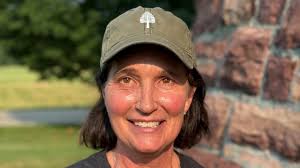 Kelly Knudsen's Instagram, Twitter & Facebook