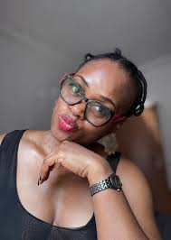 My dad who raised me as a single parent constantly reminded me that the  beauty of an african woman is respect. Iam a pedi girl Happy heritage  month.