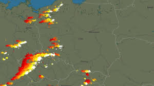 W rzeczywistości to ludzie wiedzą za mało o naturze by ją odpowiednio skutecznie przewidywać. Sprawdz Kiedy Przyjdzie Burza Ta Mapa Pokaze Ci Gdzie Dokladnie Jest Magazyn Rmf Fm