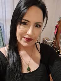 💄The makeup you NEED if you're over 40! 🛍️ Shop the must-have products  here 👉  https://beautyandtheboutique.com/blogs/news/mature-beauty-must-haves-this-month  🙋‍♀️Hi Friends, Makeup Artist Katie here! As we get older, makeup needs to  work smarter ...