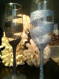 Custom Swirl Champagne Flutes In 2021 Diy Wine Glass Diy Wine Glasses Decorated Wine Glasses