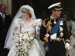Maybe you would like to learn more about one of these? Prinzessin Dianas Brautkleid Wird Nach 40 Jahren Erstmals Der Offentlichkeit Gezeigt Vogue Germany