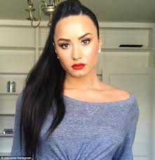 demi lovato red lipstick