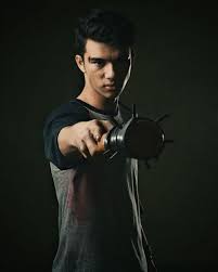Nama jeff smith ini menjadi terkenal setelah dirinya menjadi pemeran utama dalam sinetron romeo & juminten yang tayang di. 10 Fakta Jeff Smith Pasangan Prilly Latuconsina Di Get Married Series