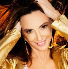 No dia 24/05/2023 completei mais uma volta ao redor do sol e recebi uma  enxurrada de carinho. Levei cada palavra de carinho depositada no meu mural  para o meu coração. À todos