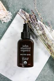 Son concept est assez simple : Spray Coiffant Effet Plage John Masters Organics Soin Volume Acheter En Ligne Spray Eau De Mer Cosmetique Bio Spray