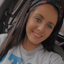 Dawn Sewell's Instagram, Twitter & Facebook