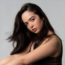 VANESSA LEZAMA (@vanessalezamamusic) • Instagram photos and videos