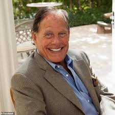 Ron popeil made the catchphrase 'set it and forget it' famous. Klbwmbefkebbvm