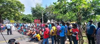 தமிழக மீனவர்களின் அத்துமீறல்களை கண்டித்து யாழில் போராட்டம் - ஊர்ப் புதினம்  - கருத்துக்களம்