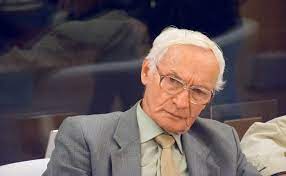 Comisia juridica a senatului a dat unda verde propunerii initiate de mai multi deputati pnl, prin care fostii detinuti politici ar trebui sa primeasca despagubiri de 300 de euro pentru fiecare zi de detentie. Fostii DeÅ£inuÅ£i Politici Cer DespÄƒgubiri Si Pentru Urmasii Celor IntemniÅ£aÅ£i In PuscÄƒriile Comuniste Oradea In Direct