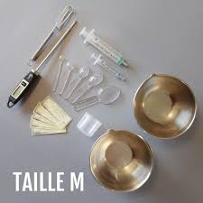 Kit Materiel Cosmetique Du Debutant M En 2020 Verre Doseur Les Materiels Cosmetique