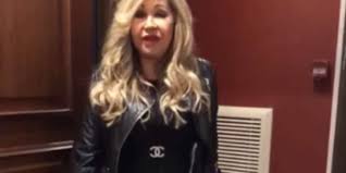 Bereis im september überraschte die blondine ihre fans mit ihrer neuen frisur. Carmen Geiss Geht Trotz Verbot Auf High Heels