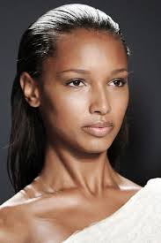 Au rugby, faire tomber un adversaire qui porte le. Slick Hair La Coiffure Tendance Des Defiles A La Rue