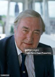 297 Denis Compton Photos & High Res Pictures