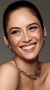 Mariana Nichols's Instagram, Twitter & Facebook