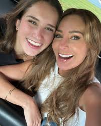 😓 Saldo blanco… Aunque me siguen traicionando los nervios, según yo muy  cool 😎 #not Frena, frenaaa,frenaaaa!!! #drivinglessons #parkingchapter #2  #mommyduty