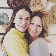 Lori Gresham's Instagram, Twitter & Facebook