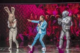 A legvégső tippelésnél három nyomozó is sikerrel találta el, hogy a győztes, aki végig a nyuszi maszk mögött volt: Gallusz Nikolett Az Alarcos Enekes Gyoztese A Nyuszi Az En Teljesen Felszabadult Pimasz Dogos Es Laza Enem Nlc