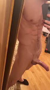 Guy flex abs and dick - ThisVid.com