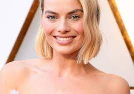 Wavy hair works nicely with all the most popular women's hairstyles to create an universally beautiful and stylish finish. 24 Short Haircuts For Wavy Hair