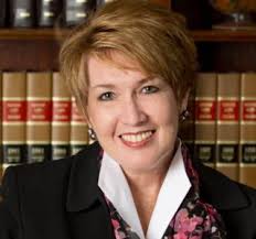 Julie Ellsworth's Instagram, Twitter & Facebook