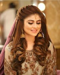 Beautiful Pakistani Bridal Hairstyle In 2021 Bridal Hair Buns Engagement Hairstyles Pakistani Wedding Hairstyles