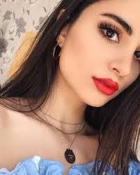 Shannon Avila's Instagram, Twitter & Facebook