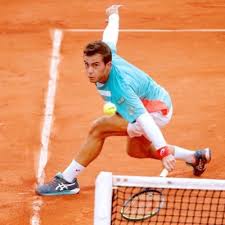 Alors que lucas pouille soigne encore ses plaies, et qu'une génération entière est passée sous les radars, le tennis français. Hugo Gaston Fr Hugogastonfr à¦Ÿ à¦‡à¦Ÿ à¦°