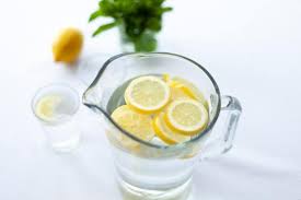 .pasal kebaikan dan khasiat lemon. Manfaat Air Lemon Buatkan Kulit Anda Lebih Cantik