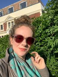 Elizabeth Redding's Instagram, Twitter & Facebook