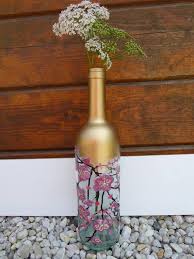 Deko Flasche Mit Bluten Und Goldfarbe Handbemalt Painted Bottle Bottle Painting Flower Vases