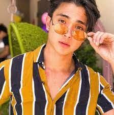 Adrian Pascual's Instagram, Twitter & Facebook