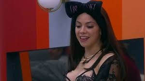 Watch La Casa de los Famosos Clip: La Materialista provoca revuelo al  pasearse con un sexy babydoll en La Casa de los Famosos 3 - NBC.com