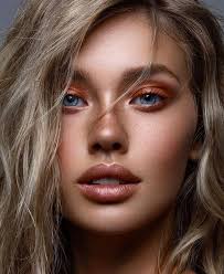 Esra Kahraman Ex Love Hakan Akkus V Dat Remix Natural Looking Makeup Naturalmakeupforblondes In 2019 Photoshoot Makeup Makeup Looks Natural Makeup Looks