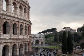 Koloseum jest jednym z symboli rzymu. Koloseum Archive Siebenweltmeere