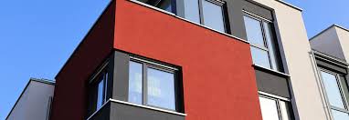 Der erneuerte untergrund für die neue farbe optimiert das haus für einen besseren feuchtigkeitsschutz und einen guten wärmeausgleich. Fassade Farbig Streichen Ç€ Toom Baumarkt