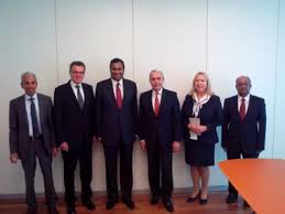 Derfor får du som kunde i danske bank løsninger og lån som er skreddersydd deg og din livssituasjon. H E The Ambassador Karunatilaka Amunugama Meets Deg German Investment And Development Corporation Officials